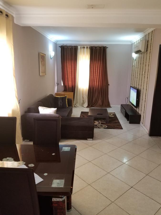 Peemos Hotel Warri Exterior photo